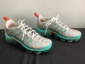 Nike Air Vapormax Plus Womens Size 8.5