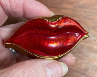 LUSCIOUS LIPS Enameled Metal Trinket Box With Magnetic Closure