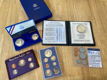 US Coin Proof Sets 1985, 86 Fiji Large Double Eagle 24k Gold Layered Reproduction See Photos