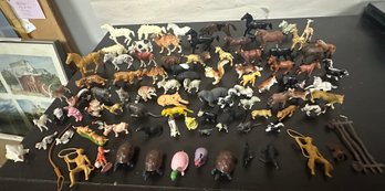 Mini Animal Figurines In Different Sizes And Multicolors, Horses, Lions, Camels, Cow, Tiger, Rabbit. KSS/B4