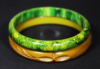 Lot Of Two Vintage Bakelite Bangle Bracelets Marbleized Green And Carved Caramel