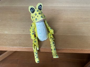 VINTAGE FOLK ART WOODEN PAINTED YELLOW SPOTTED FROG WITH HINGED MOVABLE ARMS AND LEGS