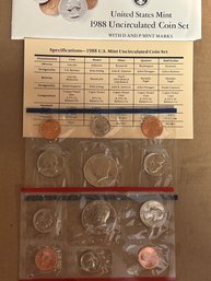 Beautiful Vintage 1988 P & D United States US Mint Uncirculated Coin Set