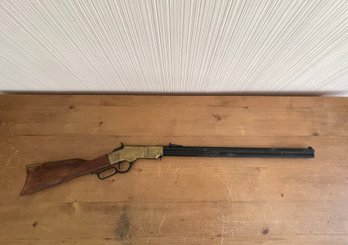 HENRY RIFLE WITH OCTOGONAL BARREL DENIX REPLICA 1