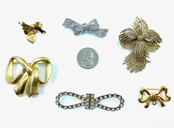 Grouping Of Estate Brooches - Bows And Ribbons Including Signed Lisner