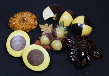 Lot Of As/is Mostly Bakelite And Plastic Jewelry