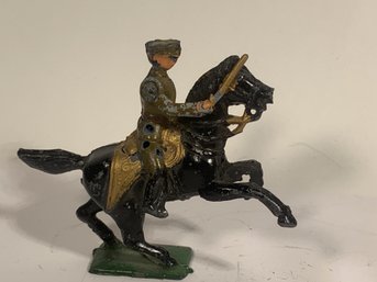 Lead, Iron Or Plastic Vintage Soldier Or Model