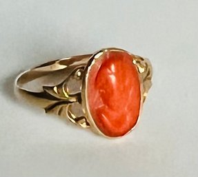 VINTAGE 10K GOLD CORAL CARVED WOMAN RING - PRETTY WORN