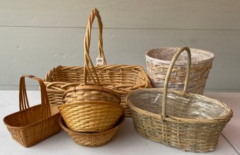 Handled Baskets, Bowls & Trash Can Collection