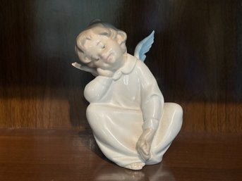 Lladro Angel Dreaming Figure, #4961, Circa 1977