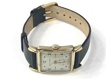 Vintage Waltham Men's Windup Watch With Leather Band - Running