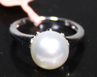 Fine Large Modern Sterling Silver Ring Having Large Pearl Size 7