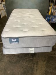 Simmons Beauty Sleep Twin Bed Box Spring And Frame