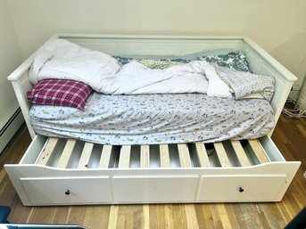 While Twin Trundle Bed With Storage (frame Only)