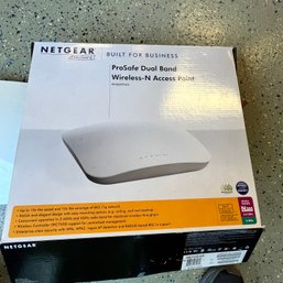 A Trio Of Pro Safe Dual Band Wireless Access Points - Netgear