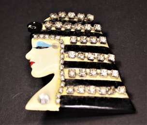 Cleopatra 1980s Plastic Bakelite Brooch Having Rhinestones