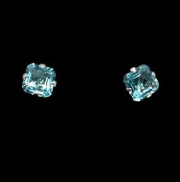 Beautiful Vintage Sterling Silver Aquamarine Color Stud Earrings With Box