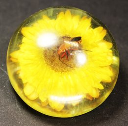 Vintage 1960s Lucite Acrylic Brooch Flower With Bee