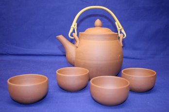 Japanese Clay Tea Pot With Four Cups & Tea Strainer - New