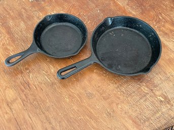 Lot Of 2 Cast Iron Pans Lodge And Artisanal Kitchen Supply