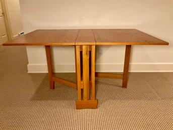 Mid Century Modern Drop-Leaf Gate-leg Table