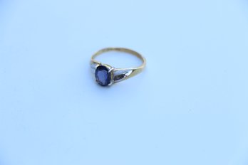 10k Yellow Gold Blueish Stone Ring Size 7.75