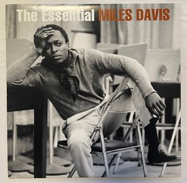 The Essential Miles Davis 2xLP 88985318761 EX