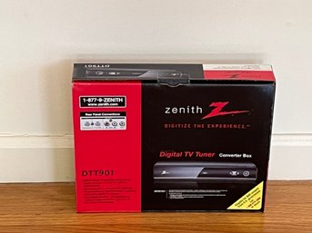 Zenith Digital TV Tuner Converter Box - Model DTT901