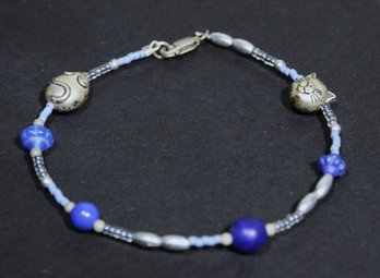 Sterling Silver And Stone Beaded Bracelet Having Cat And Mouse