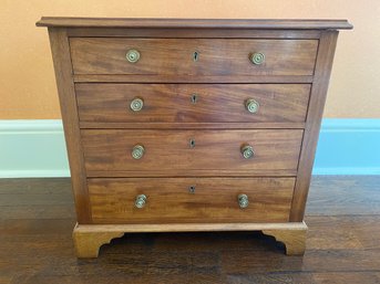 Chippendale Mahogany English Petite Set Of Drawers