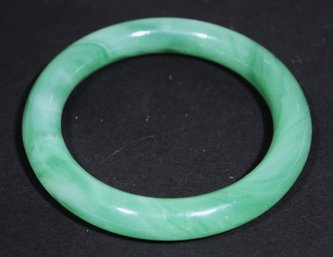 Fine Vintage Chinese Carved Jade Bangle Bracelet