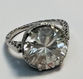 SIGNED STERLING SILVER LARGE CZ RING PRETTY SETTING