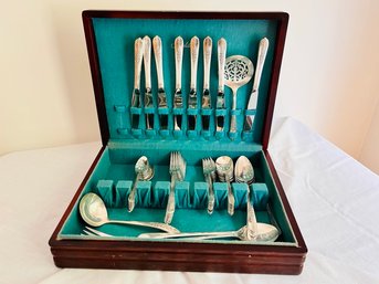 Silver-plate Service For 8 With Case