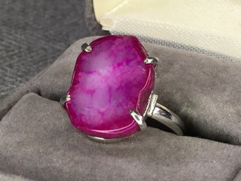 WOW ! LOOK AT THAT COLOR ! - Incredible 925 / Sterling Silver With Natural Cut Fuchsia Druzy Quartz Ring