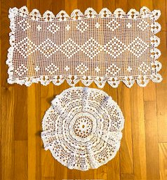 Pairing Of 2 Vintage Hand-crochet Table Linens