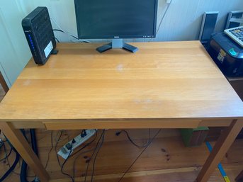 Home Office Computer Desk With Keyboard Drawer 47x30x31