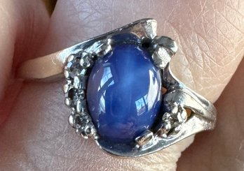VINTAGE 14K WHITE GOLD BLUE STAR SAPPHIRE AND DIAMOND ACCENT RING