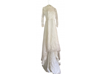 1970's Vintage Wedding Dress With Attached Train- Small Size (6?) (READ DESCRIPTION)