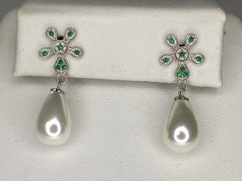 Wonderful 925 / Sterling Silver Teardrop Pearl Earrings With Emeralds - Very Pretty - Brand New - Never Worn