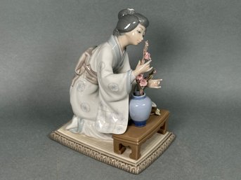 Vintage Lladro Geisha 'Flower Arranger' Porcelain Figurine