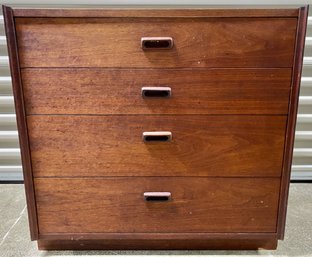 Mid-century Modern 4-drawer Dresser