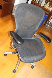 Sturdy Adjustable Office Chair W Armrest