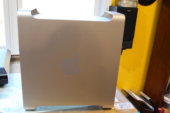Apple A1289 Computer W Monitor, Keyboard And Mouse