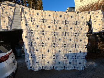 Blue Double Wedding Ring Quilt - Not Made By Pia - Blue Tones