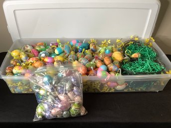 Easter Egg/Ornament Lot Wit Tote