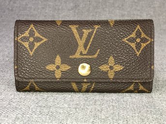 Absolutely Authentic LOUIS VUITTON Key Case / Pochette Clefs - Made In France - Holds Four Keys - Nice Piece !