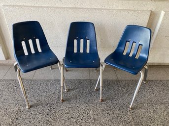 Trio Of Vintage Virco-los Angeles Childrens School Chairs