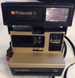 Polaroid Sun 600 SE Instant Film Camera - K