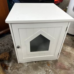 Nice White Cat Or Litter Box House / Accent Table