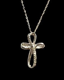 Vintage Sterling Silver Chain And Cross Pendant